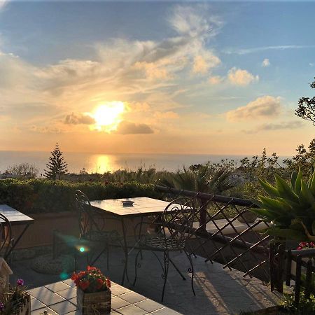 Forio di IschiaLa Terrazzina Sul Tramonto住宿加早餐旅馆 外观 照片