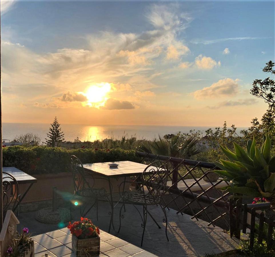 Forio di IschiaLa Terrazzina Sul Tramonto住宿加早餐旅馆 外观 照片